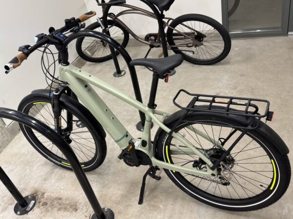 Co-op Cycles CTY e2.2 Hybrid Commuter